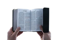 KJV Compact Reference Bible -Magnetic Closure 12 KJV Compact Reference Bible -Magnetic Closure -Books Shop 100 0103 4