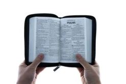 KJV Compact Bible-Black LuxLeather W/Zipper -Books Shop 206 0457 4