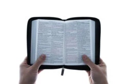 KJV Compact Bible-Black LuxLeather W/Zipper -Books Shop 206 0457 5