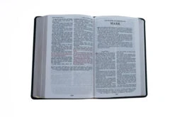 KJV, Reference Bible, Personal Size Giant Print, Black Bonded Leather -Books Shop 206 0740 4