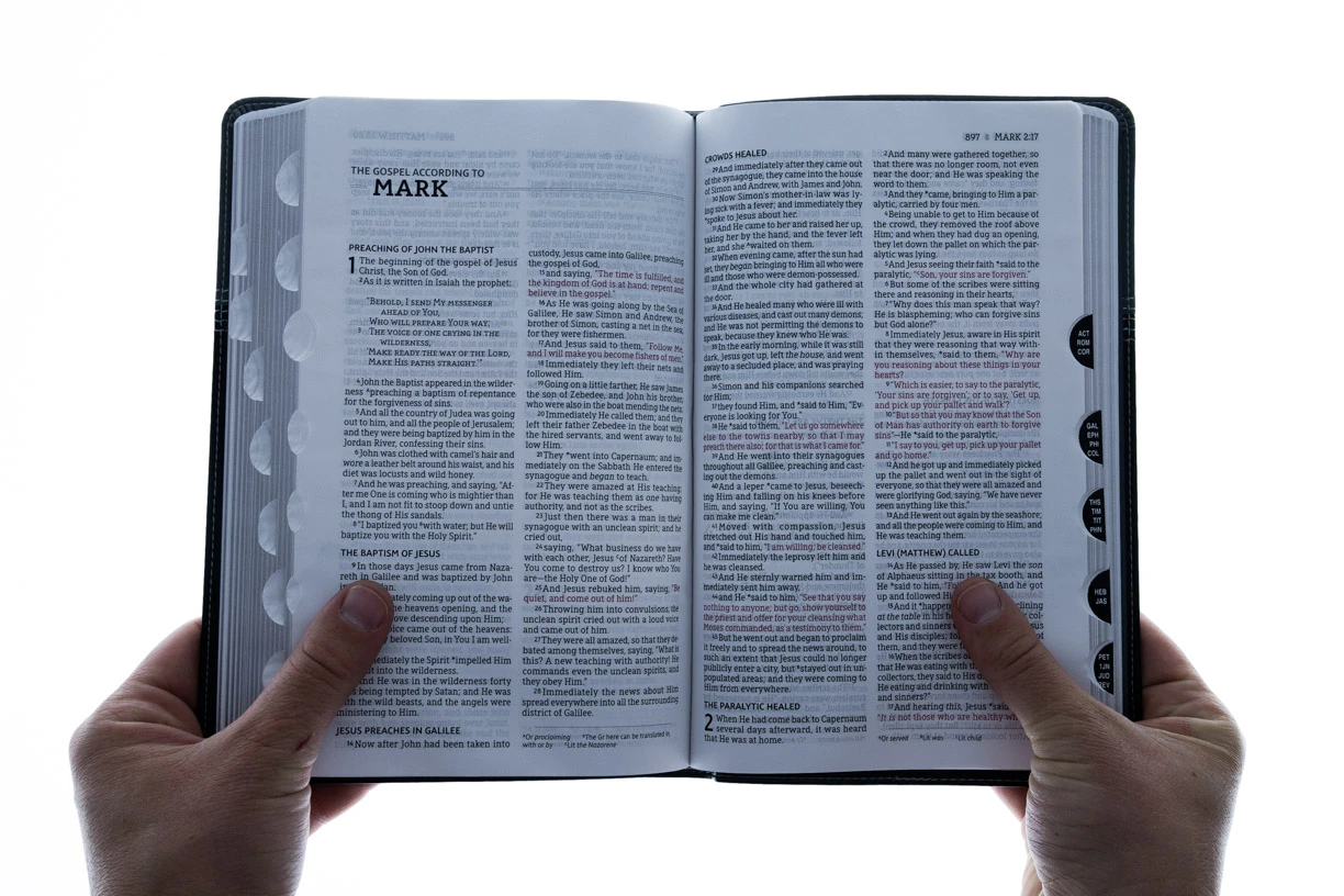 NASB, Thinline Bible, Leathersoft, Black, 1995 Text, Thumb Indexed 6 NASB, Thinline Bible, Leathersoft, Black, 1995 Text, Thumb Indexed - Image 4